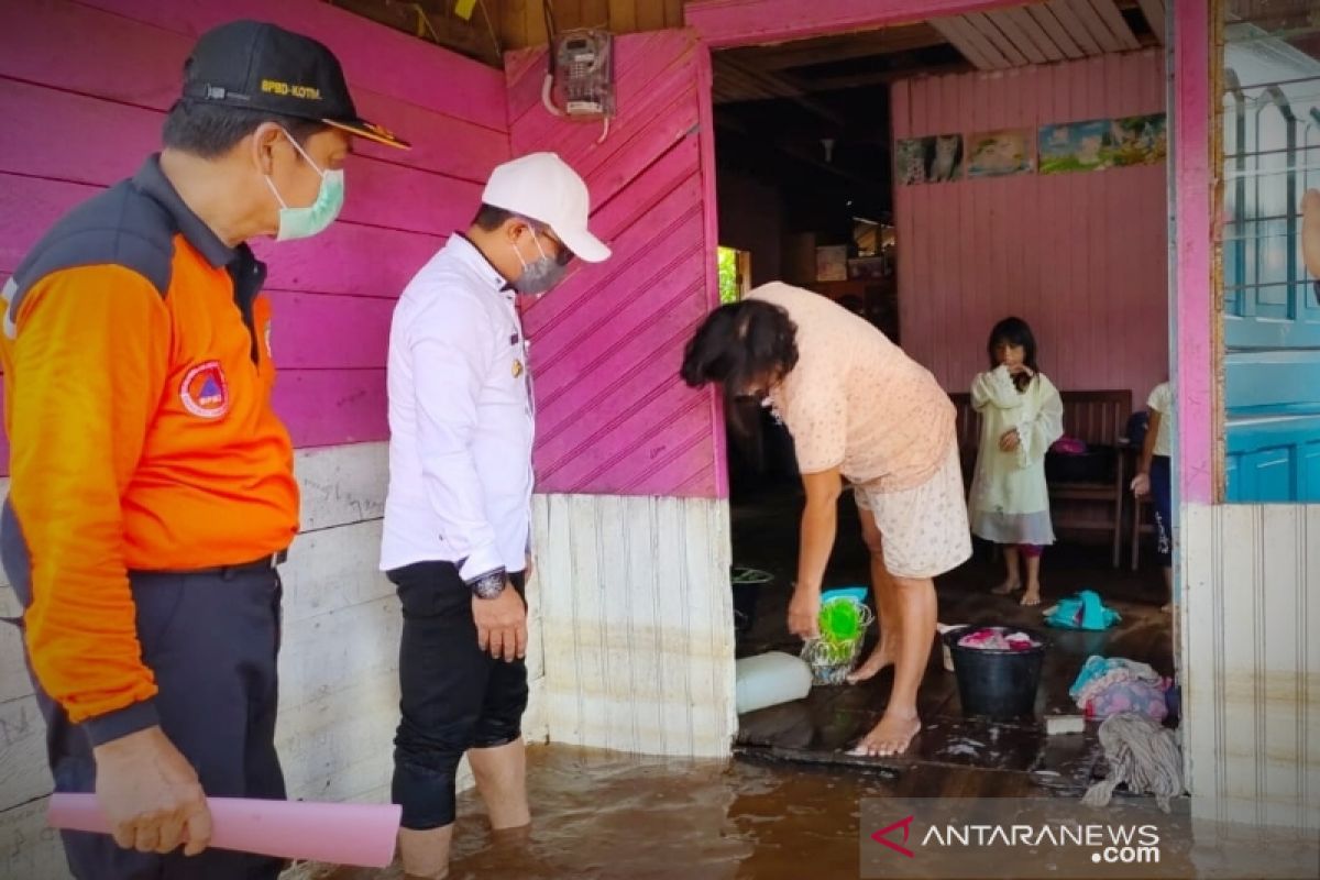 Banjir landa sembilan kecamatan, Bupati Kotim imbau waspada air bah