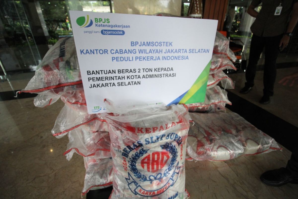 BPJamsostek bantu dua ton beras ke Pemkot Jaksel