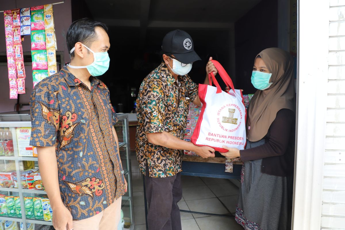 Pemkot Surabaya salurkan bansos sembako untuk 26.122 KK