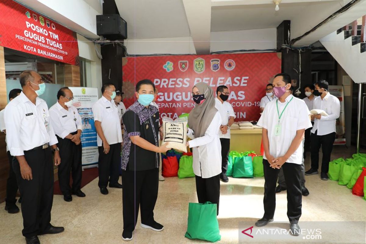 Pemkot Banjarmasin bagikan 1600 paket sembako