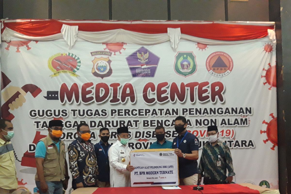 Gubernur Malut terima bantuan APD penanganan COVID-19