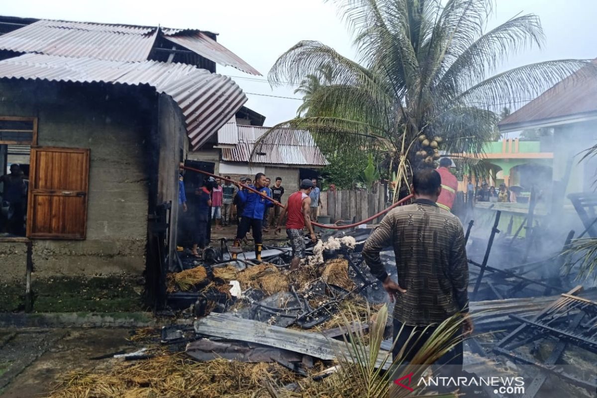 Satu unit rumah ludes terbakar di Aceh Selatan