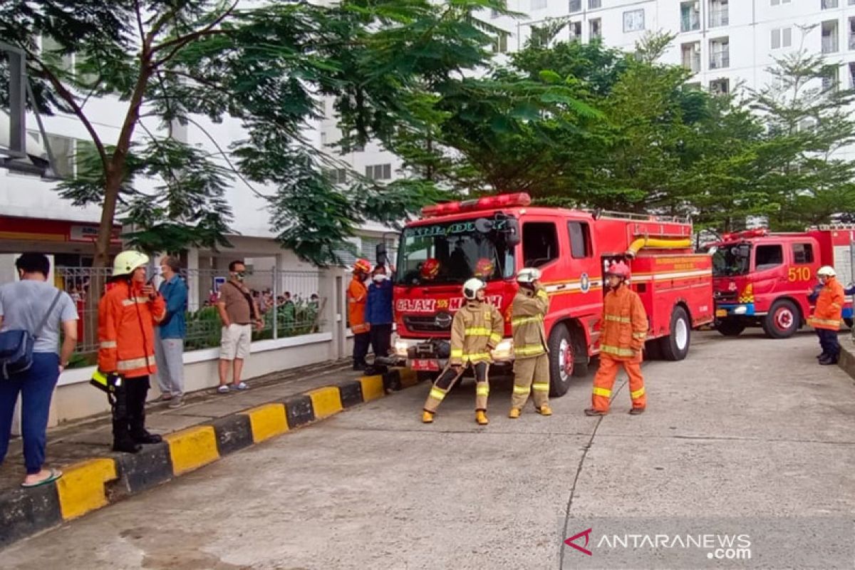 Ruang panel listrik Apartemen Basurra terbakar