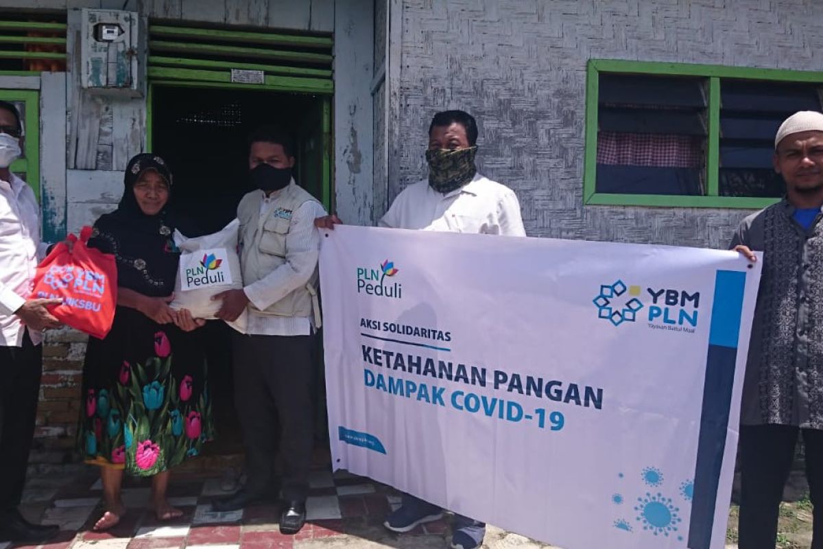 PLN UIKSBU bantu sembako masyarakat di tengah pandemi COVID-19