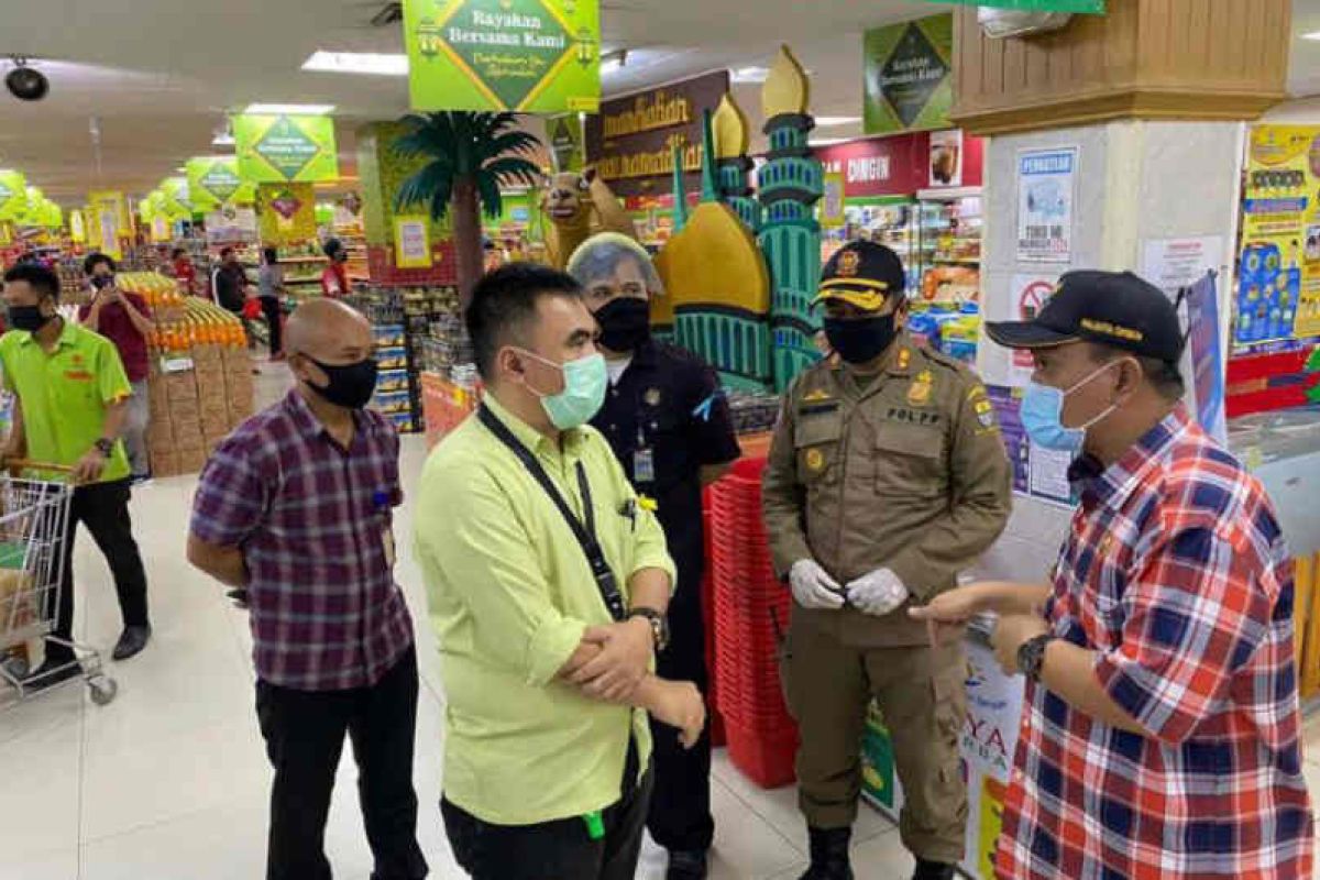 Pemkot Cirebon akhirnya izinkan pusat perbelanjaan buka di tengah PSBB