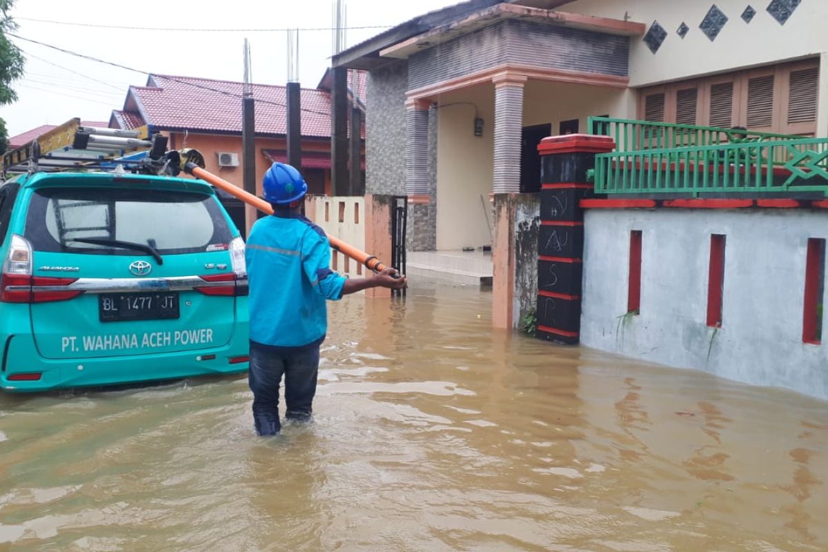 PLN Aceh padamkan sepuluh gardu terendam banjir