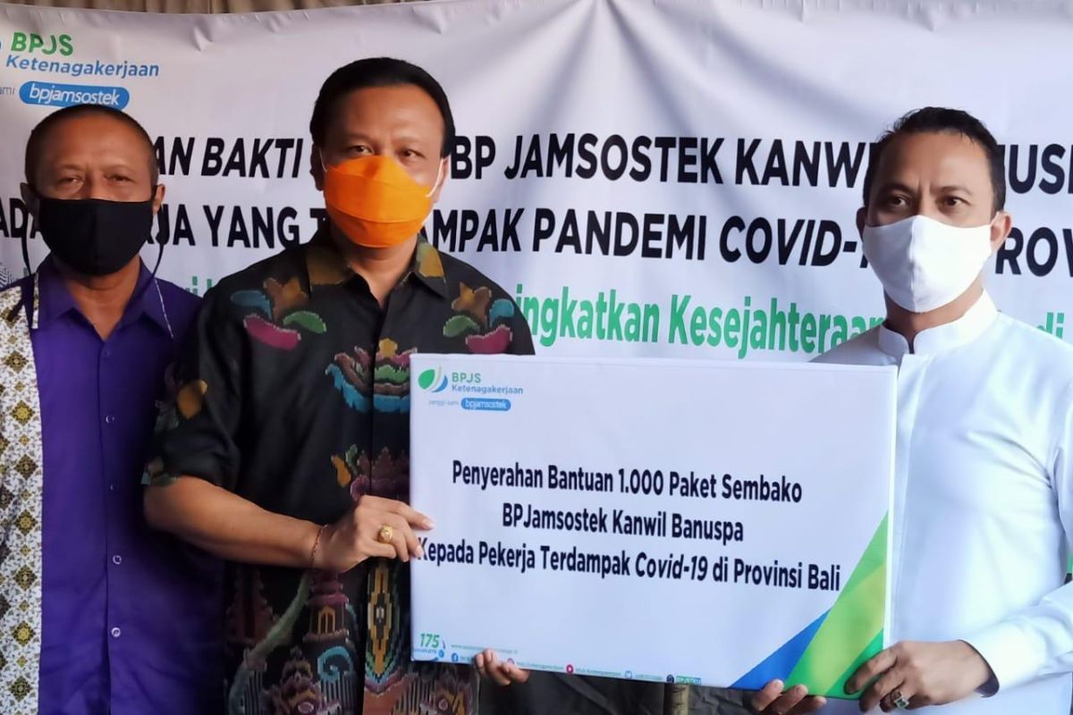 BPJAMSOSTEK Banuspa bantu 1.000 paket  sembako kepada pekerja ter-PHK di Bali