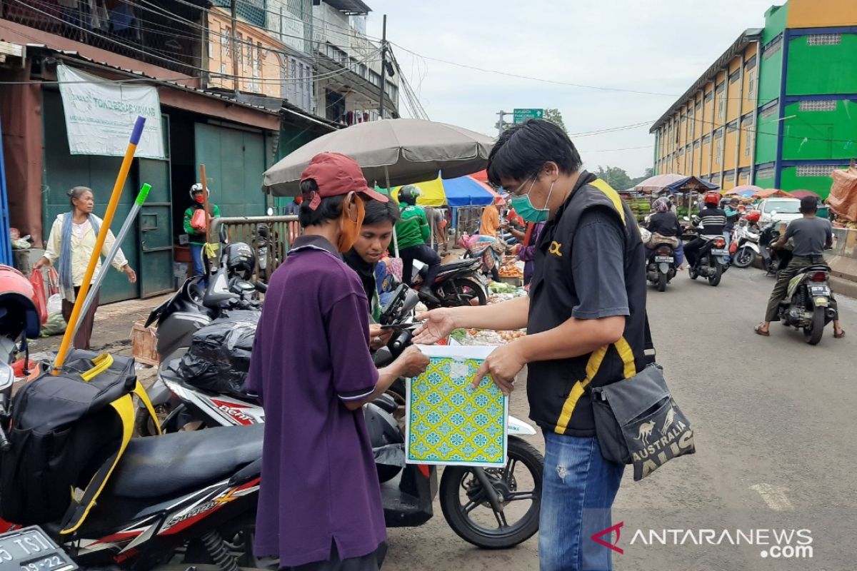 Komunitas Skywave kenalkan pentingnya masker di pasar tradisional