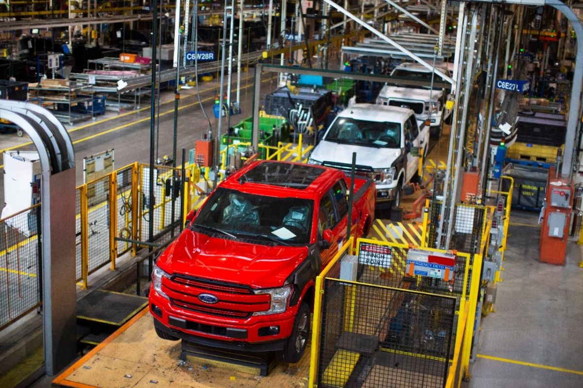 Produsen mobil AS Ford buka kembali pabrik utamanya 18 Mei