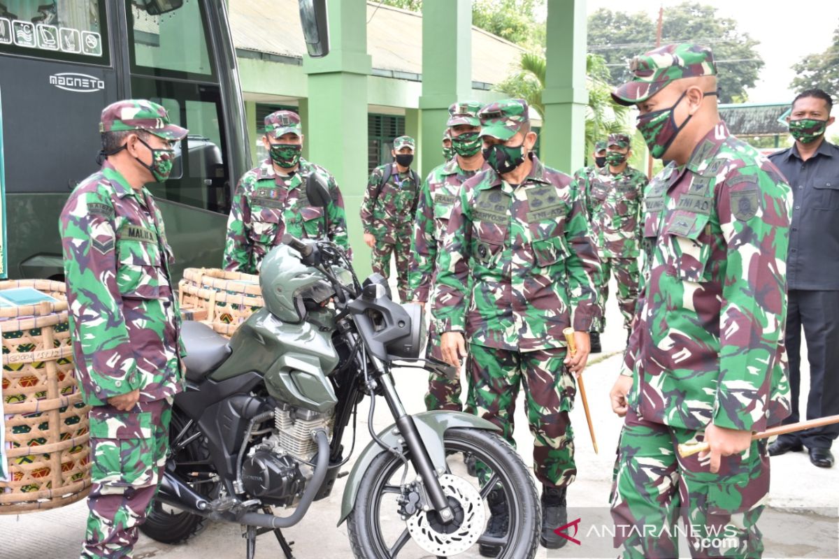 Danrem Lepas Keberangkatan Babinsa Bagikan Paket Sembako