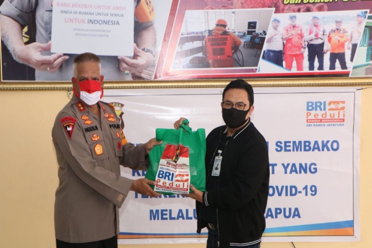 Kapolda Papua terima bantuan BRI dan BNI atasi dampak pandemi COVID-19