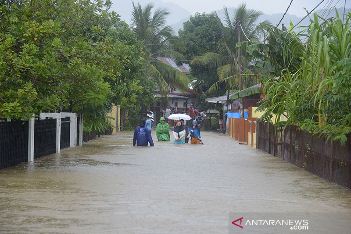 Banjir luapan Sungai Krueng Daroy Aceh Besar