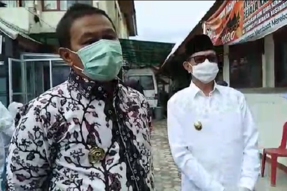 Bukittinggi reports four new positive Covid-19  cases after one month no positive cases