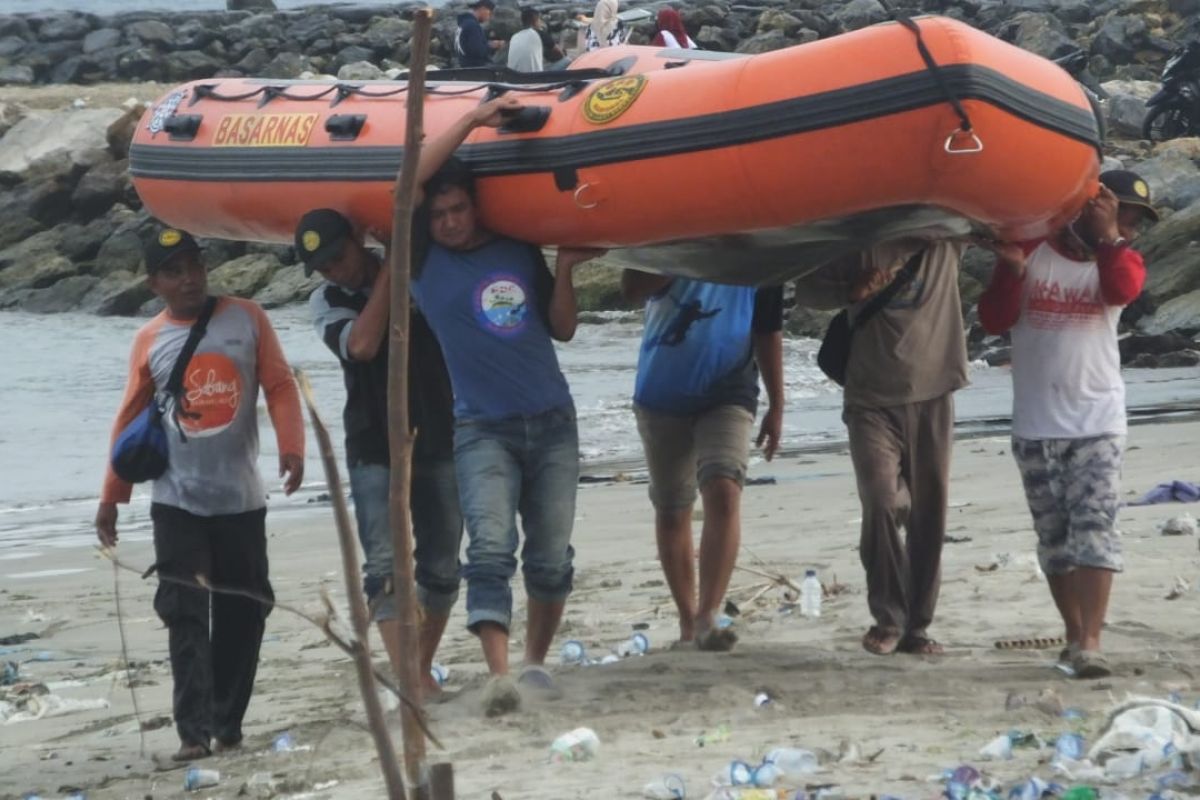 Empat warga Abdya hilang diterjang ombak laut saat memancing