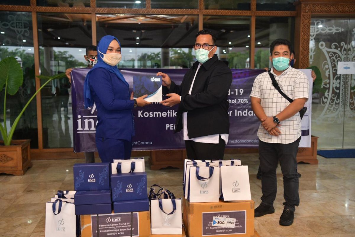 Perusahaan Kosmetik Inez bantu hand sanitizer untuk tenaga medis Aceh