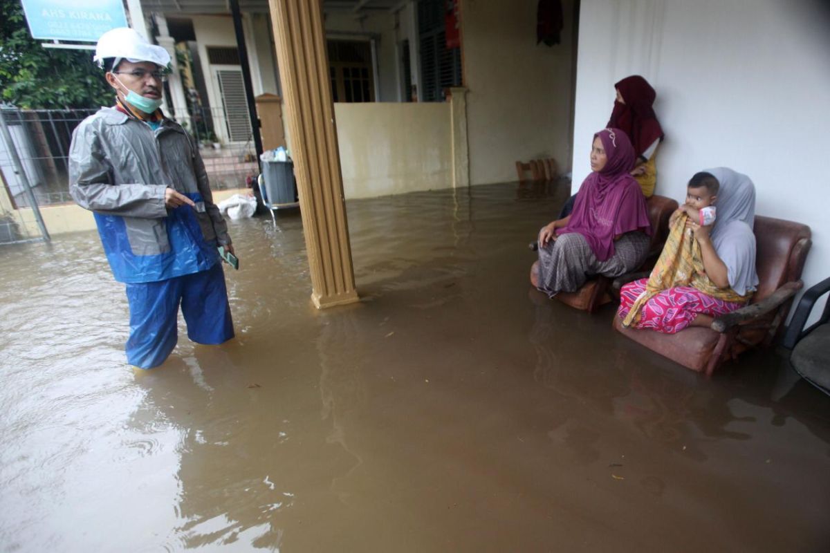 Pantau lokasi banjir di Banda Aceh, Pimpinan DPRK minta dinas terkait siaga