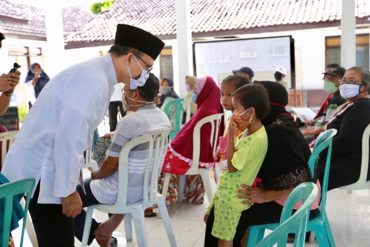 Pos Indonesia Banyuwangi salurkan BST Kemensos