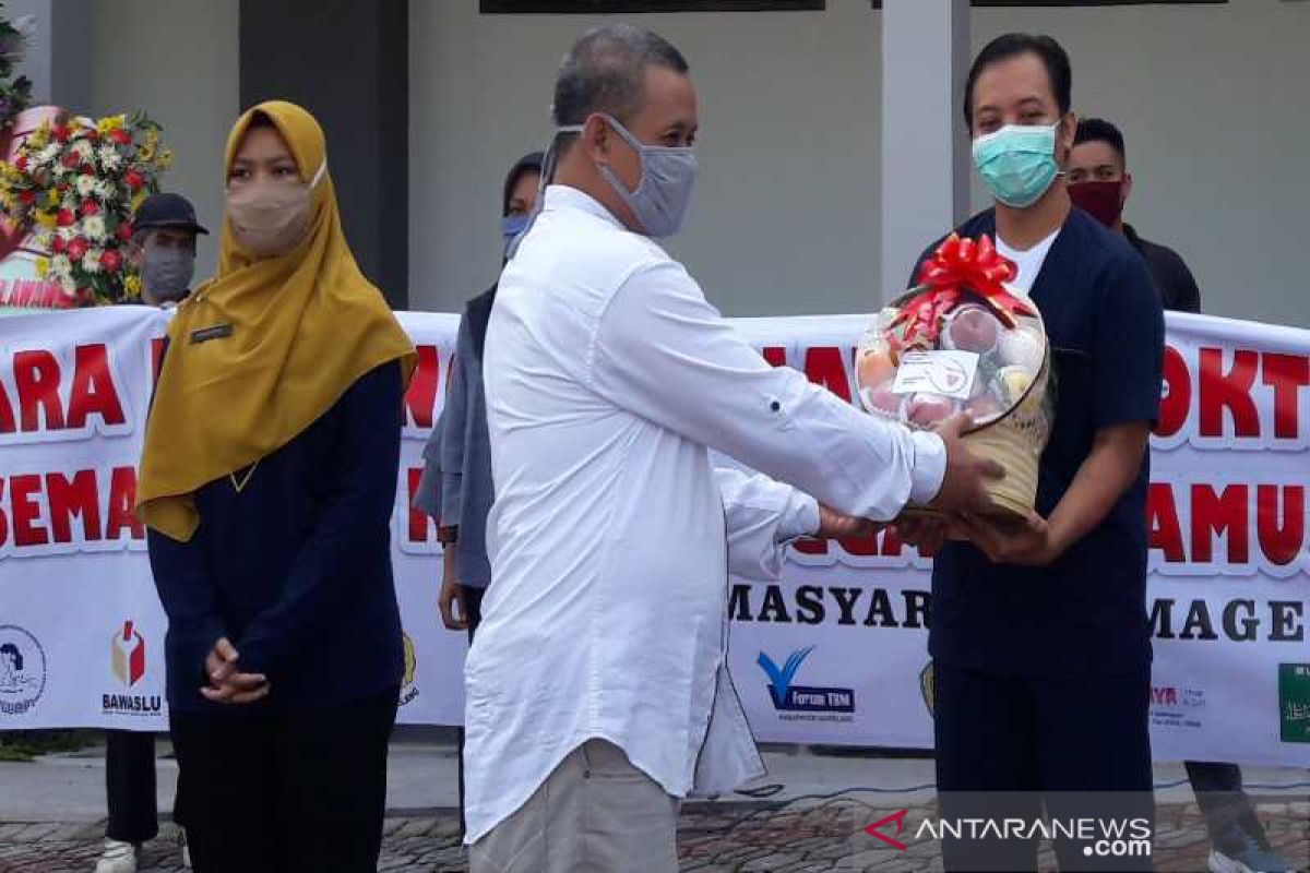 Masyarakat  Magelang gelar aksi peduli dokter dan paramedis