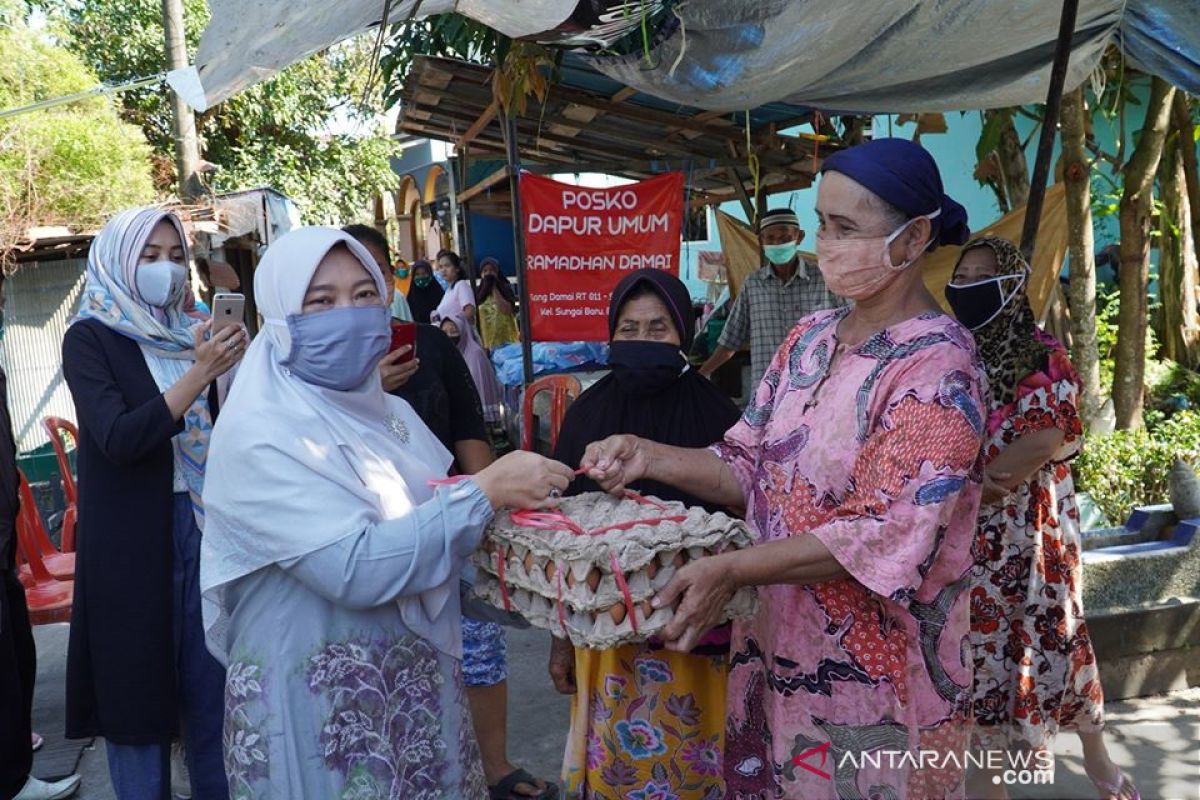 Hj Siti Wasilah Terharu saat Jenguk dapur 2000