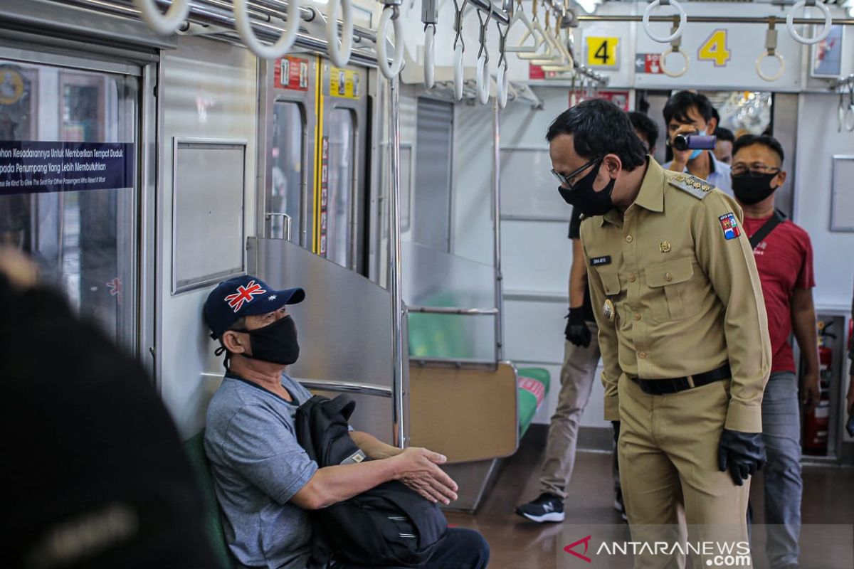 Kepala daerah di Bodebek sepakat penumpang KRL tunjukkan surat