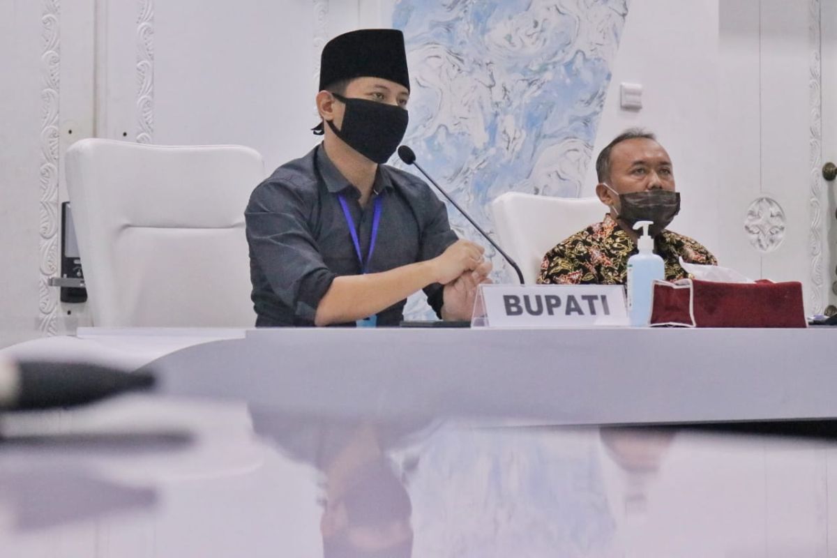 Bupati Trenggalek paparkan strategi daerahnya hadapi pandemi COVID-19