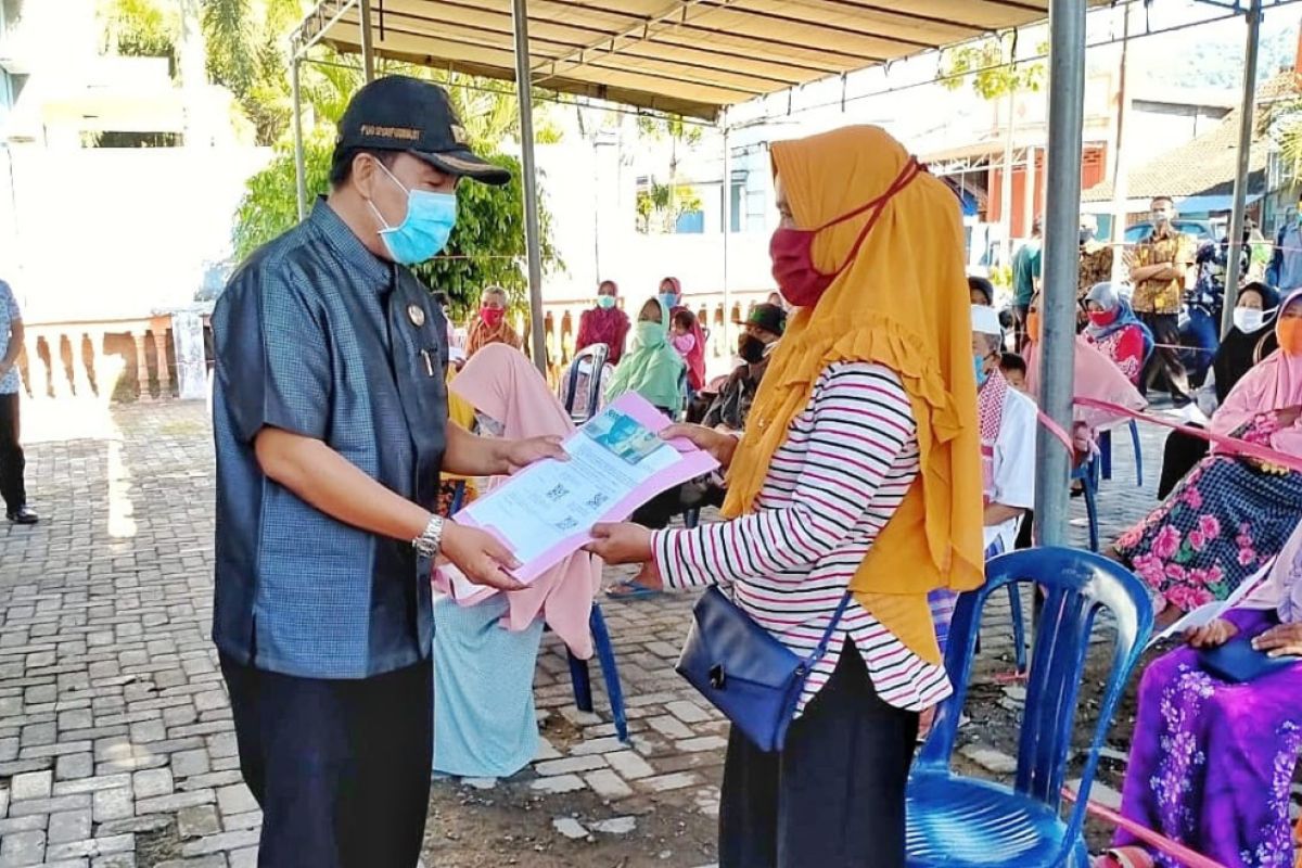 8.600 KK rentan miskin di Sumbawa Barat dapat bantuan sosial tunai