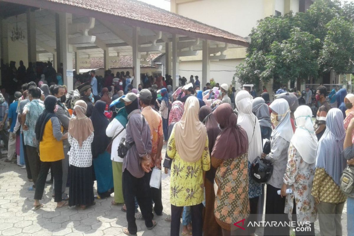 Dinsos-P3A Kulon Progo akui pembagian BST sebabkan kerumunan massa