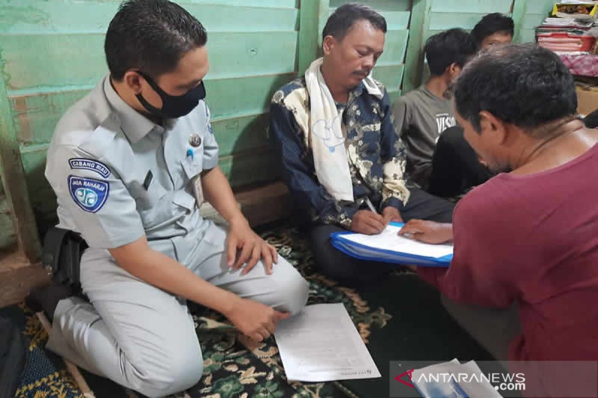 Jasa Raharja Riau serahkan santunan lakalantas pada Erwinson Siburian Rp50 juta