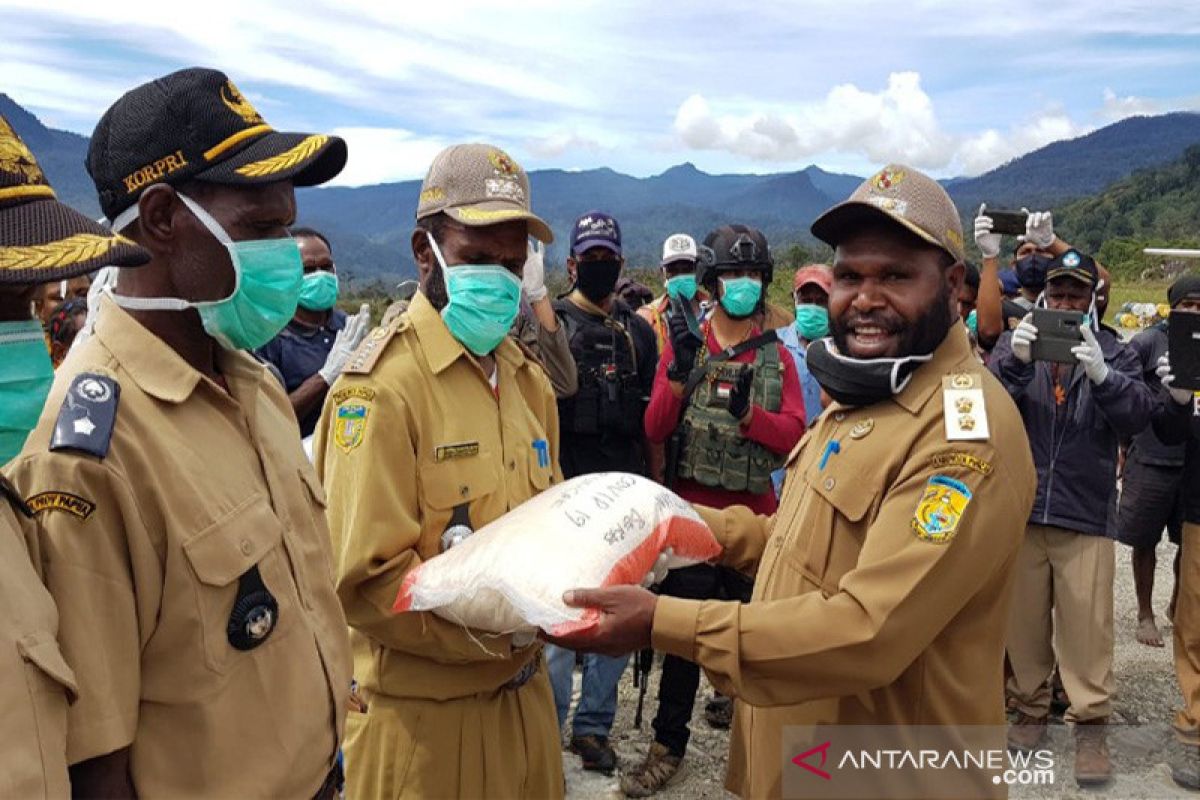 Puncak siapkan 100 ton beras antisipasi dampak COVID-19