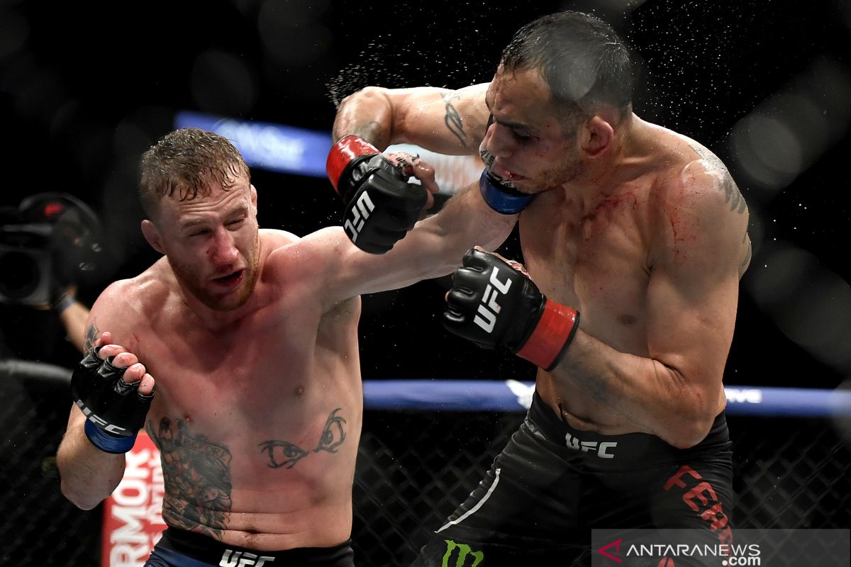 Menangi duel lawan Ferguson, Gaethje berhak tantang Khabib di UFC