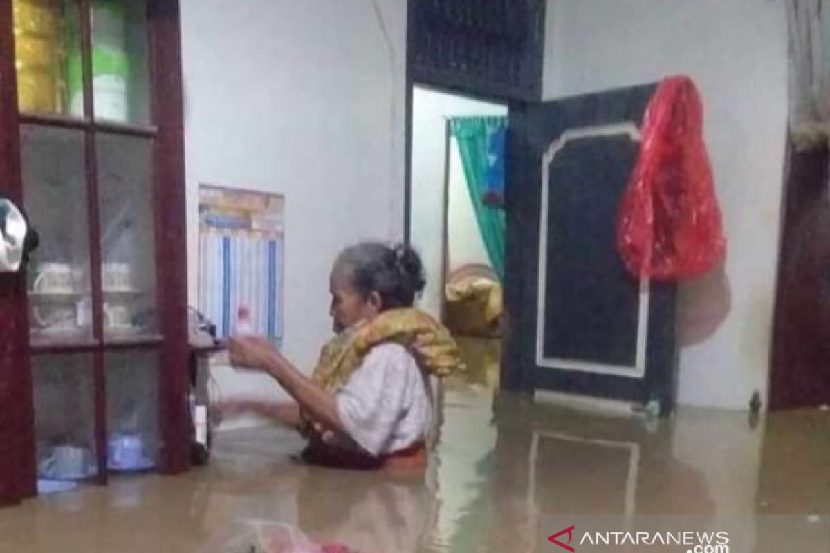 Banjir rendam 15 desa di Pidie Jaya, satu rumah terbawa arus