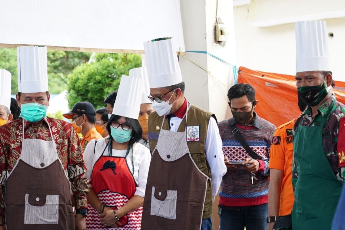 Dapur umum Posko COVID-19 Kabupaten Luwu sajikan menu buka puasa