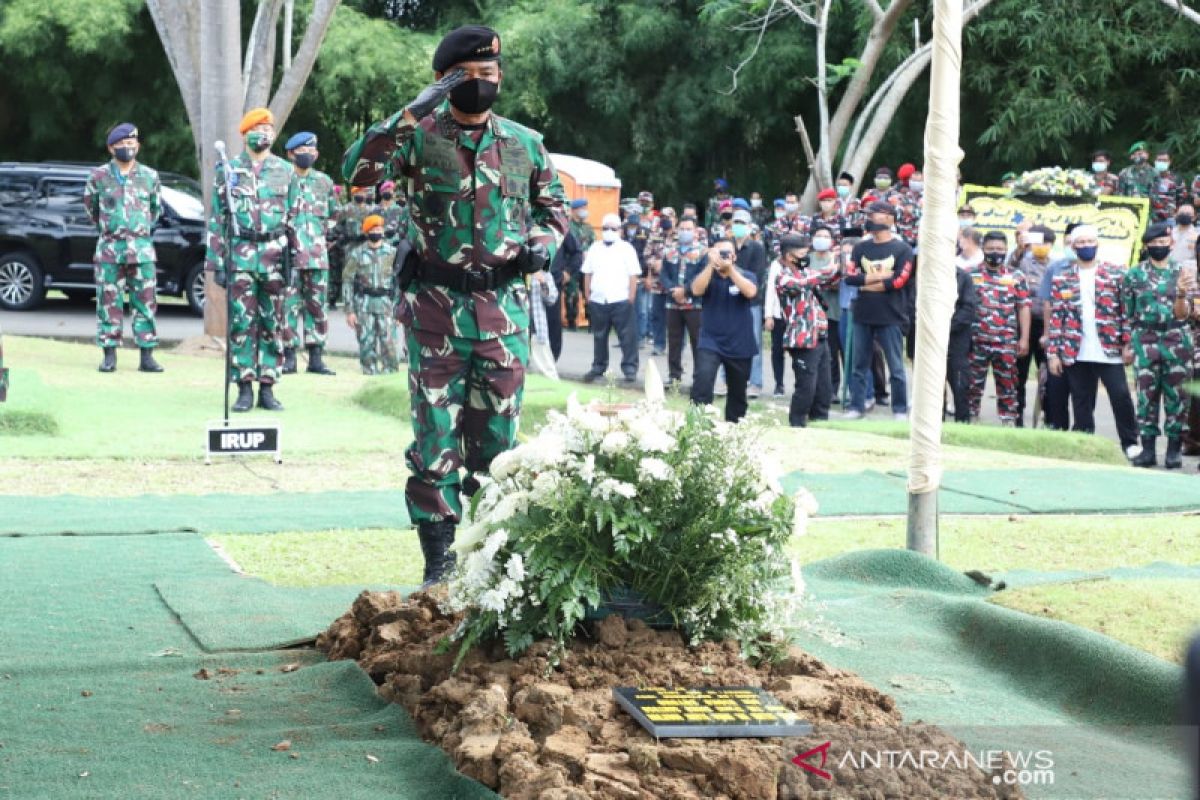 TNI berkabung, kibarkan bendera setengah tiang selama sepekan