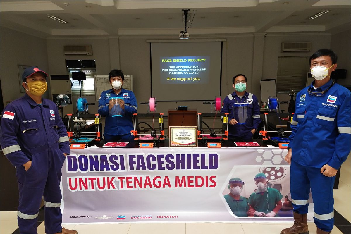 1.900 face shield untuk tenaga medis dari CreativeLab Duri