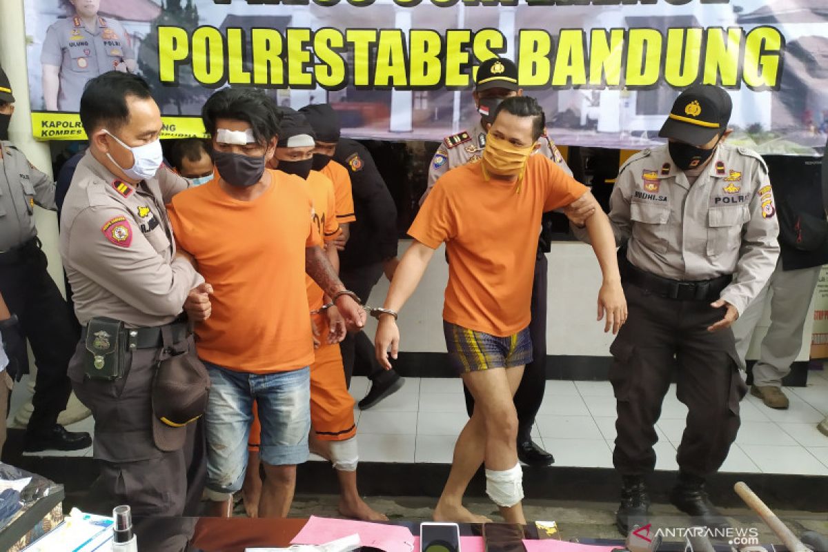 Polisi tangkap dua napi asimilasi kembali lakukan kejahatan di Bandung