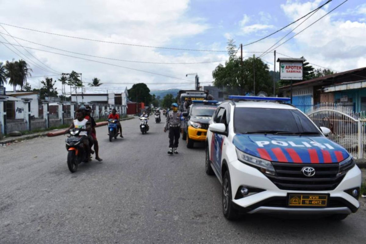 Patroli rutin Polres Nabire cegah virus corona