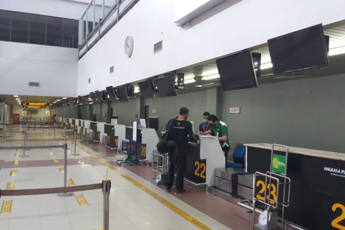 Bandara Minangkabau kembali beroperasi, sejumlah penumpang tidak kantongi syarat untuk terbang
