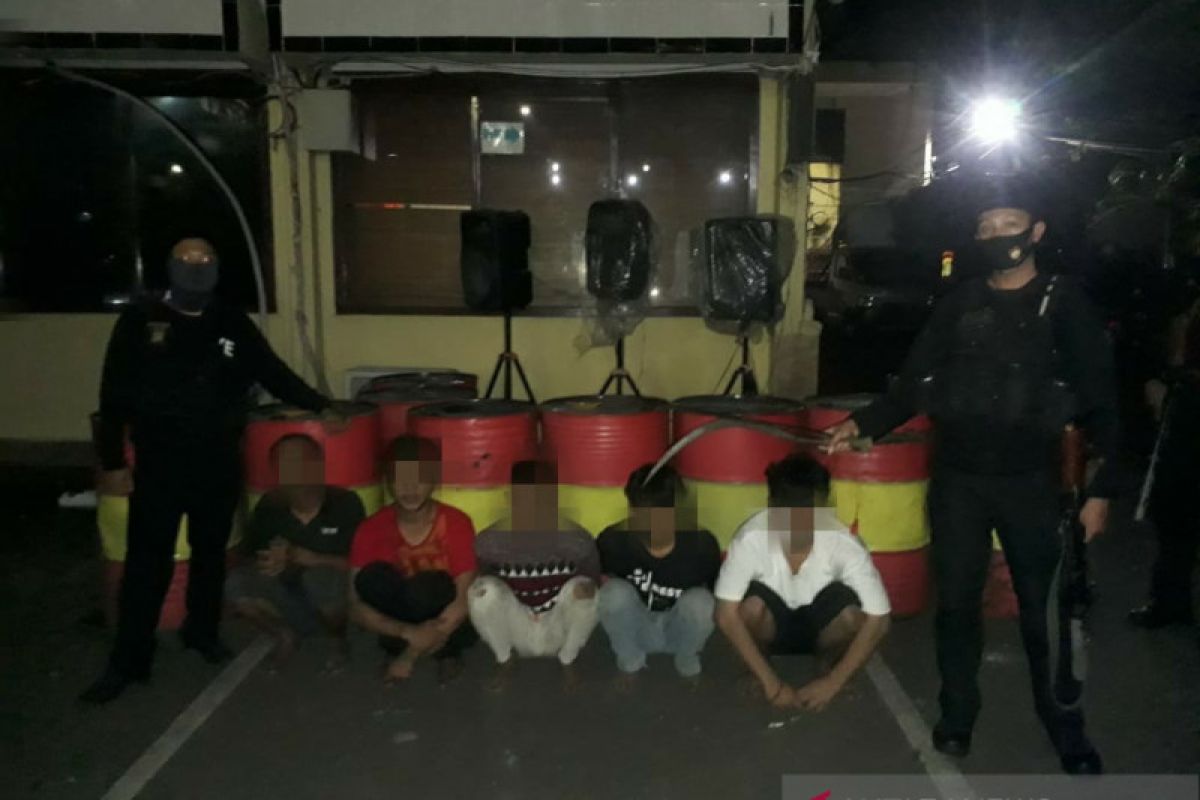 Polres Jakarta Barat tangkap lima pelaku tawuran bersenjata tajam