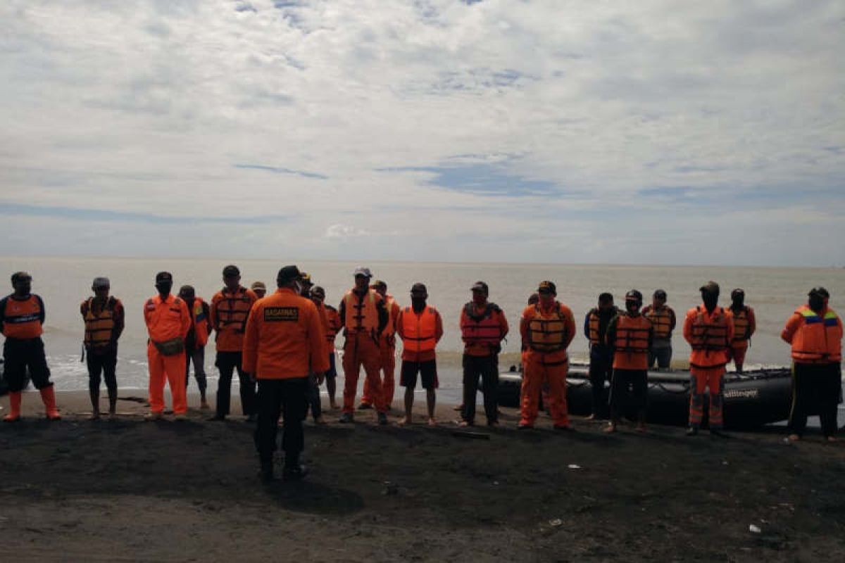 Tiga pencari ikan ditemukan meninggal dunia usai diterjang ombak