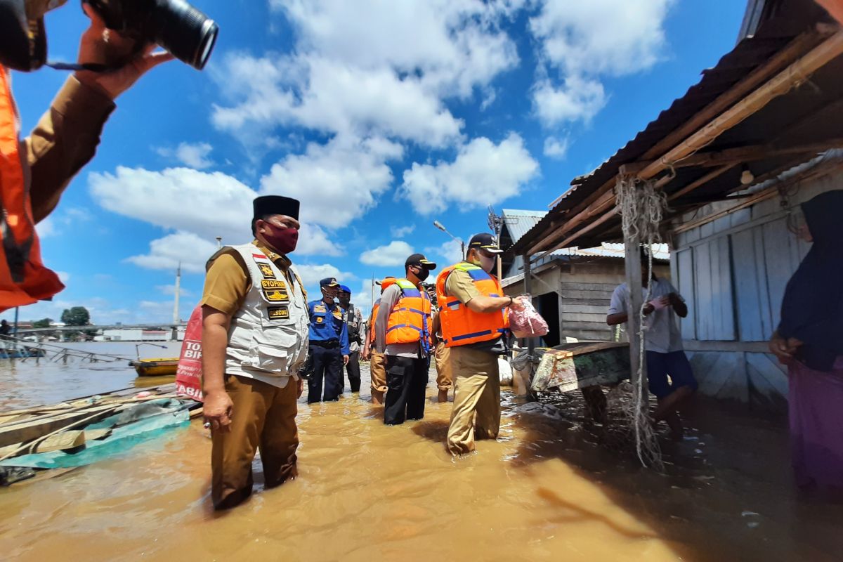 Sebagian warga sejumlah kelurahan, Kota Jambi terdampak banjir hingga 14 hari