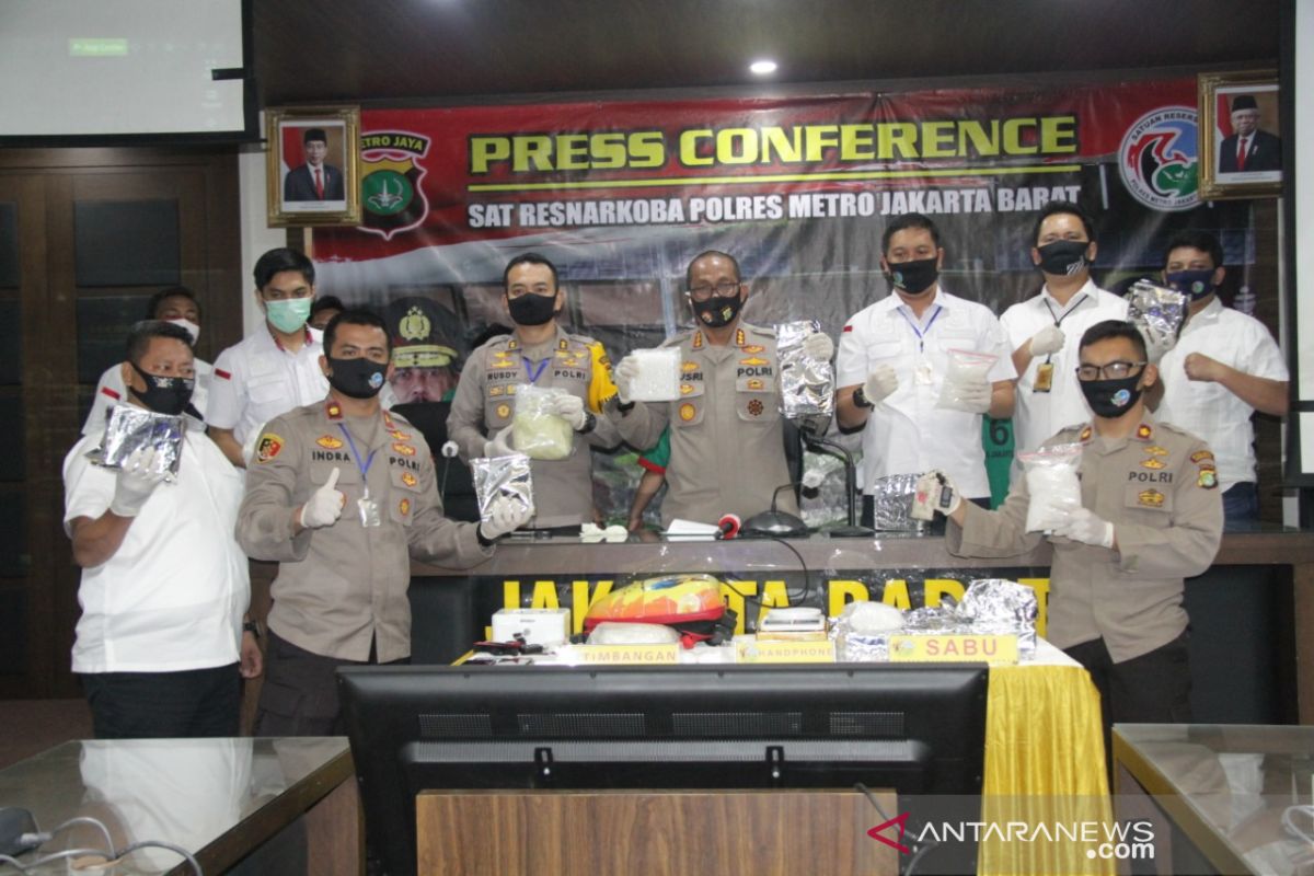 Police seize drugs worth Rp25 billion