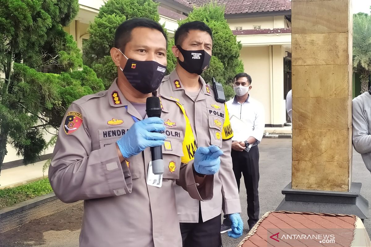 Polisi tetapkan 4 orang tolak korban COVID-19 jadi tersangka