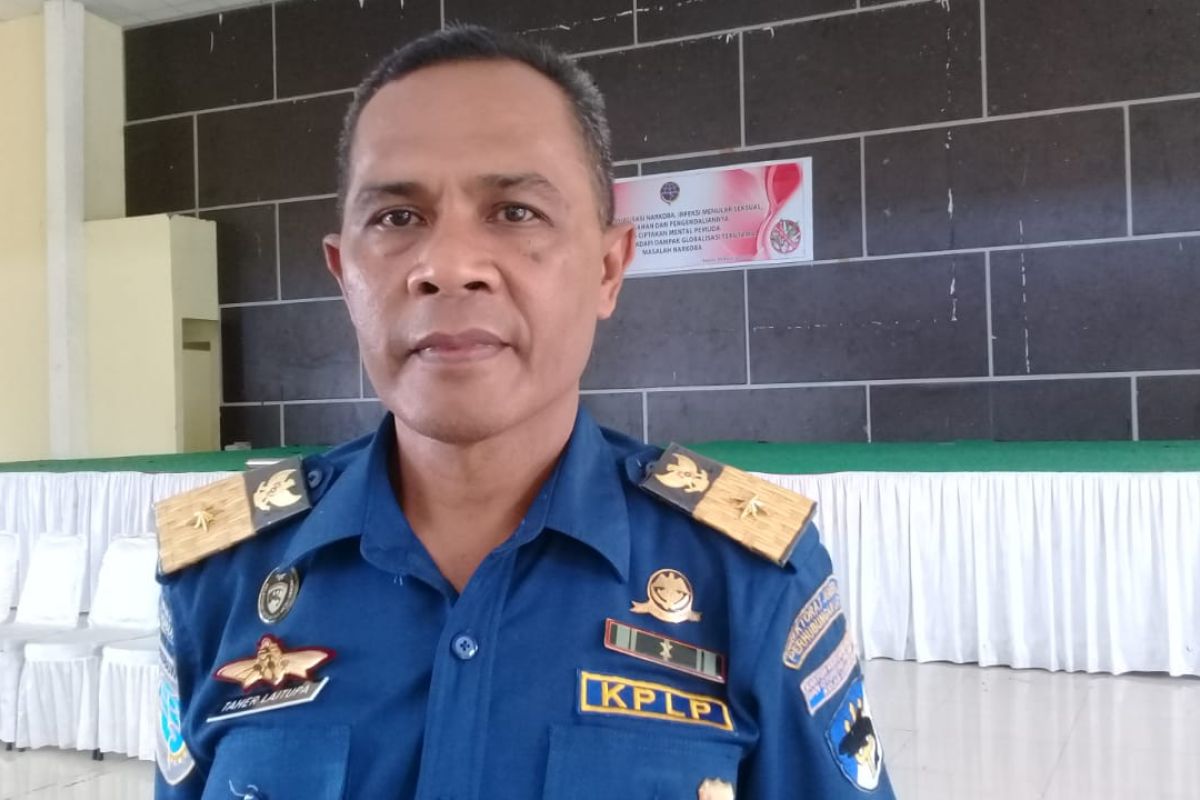 Puluhan warga asal Gorontalo terlantar di pelabuhan Ahmad Yani di Ternate