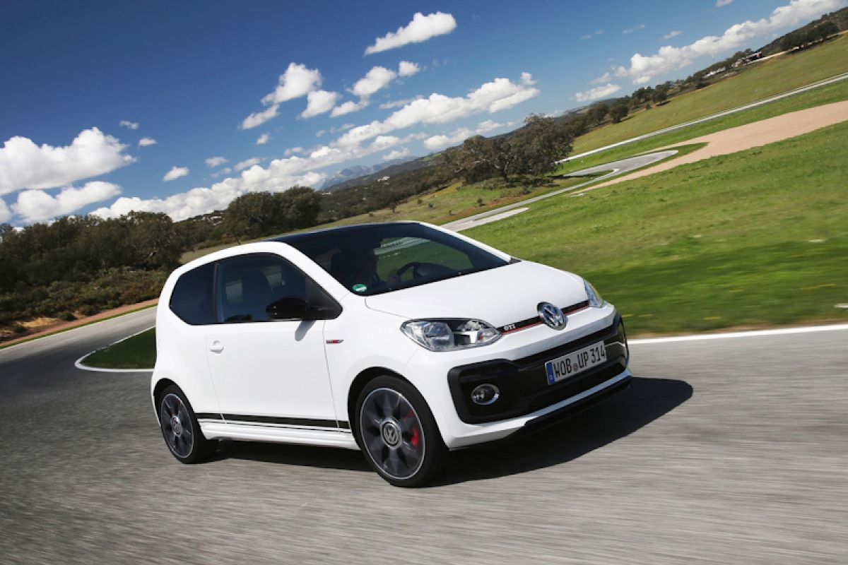 Volkswagen investasikan 450 juta euro untuk produksi baterai kendaraan listrik