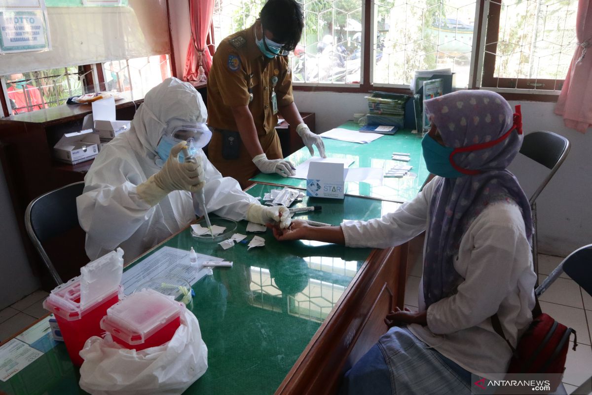 Tujuh orang tenaga medis di Bengkulu dinyatakan positif COVID-19 bersamaan, kok bisa?