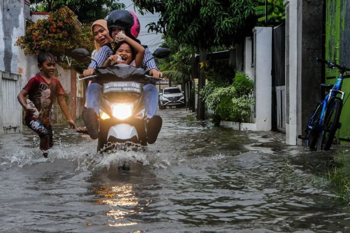 Rumah warga BTN Mandala Lebak terendam banjir