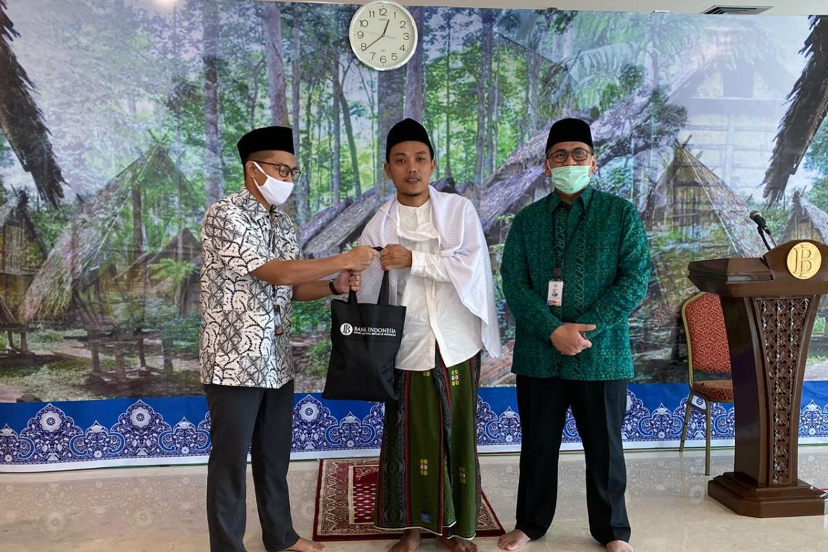 BI Provinsi  Banten peduli pedagang kaki lima dan pesantren terdampak COVID-19