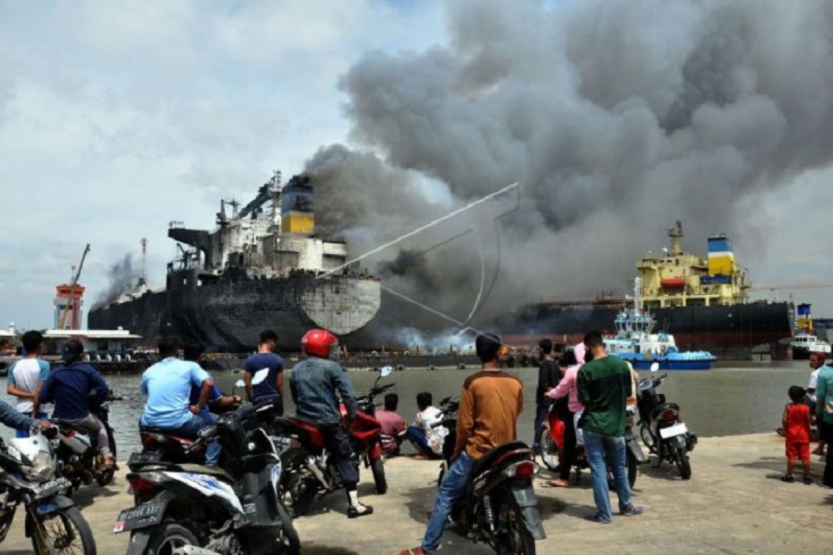 Korban luka kebakaran kapal tanker di Pelabuhan Belawan bertambah jadi 22 orang