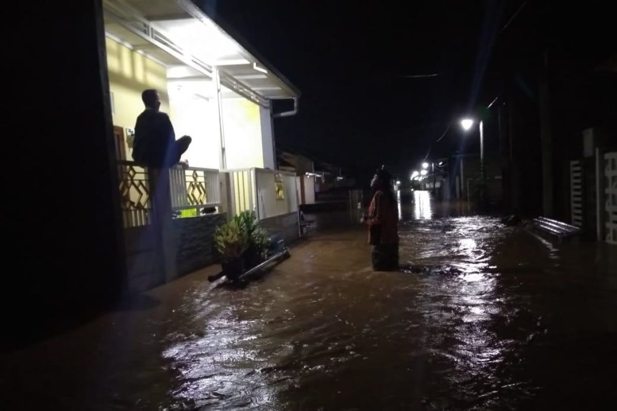 Puluhan rumah di perumahan Asabri Kabupaten Kediri terendam banjir