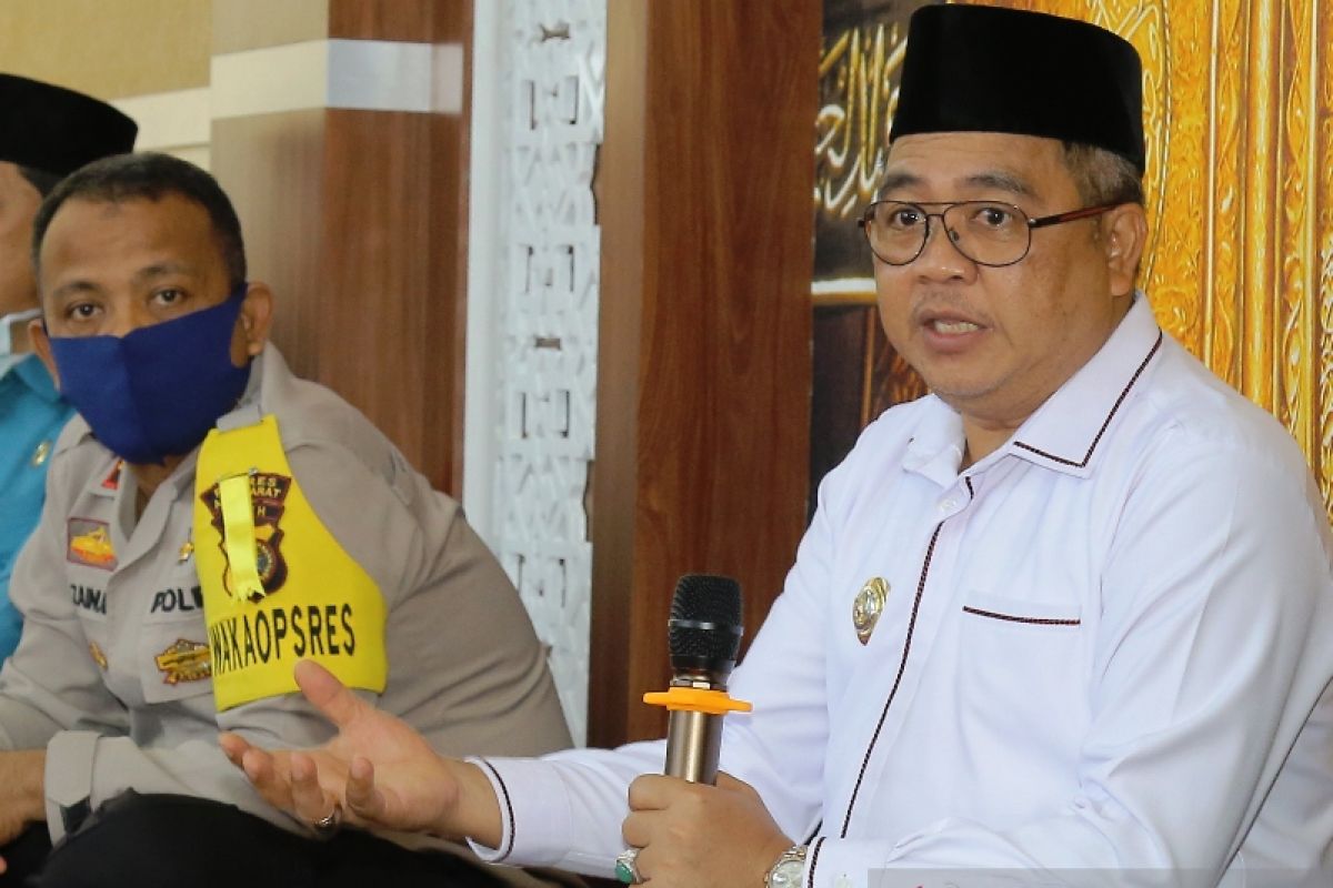 Hindari penerima ganda, Bupati Aceh Barat minta PT Pos Indonesia tunda penyaluran BST